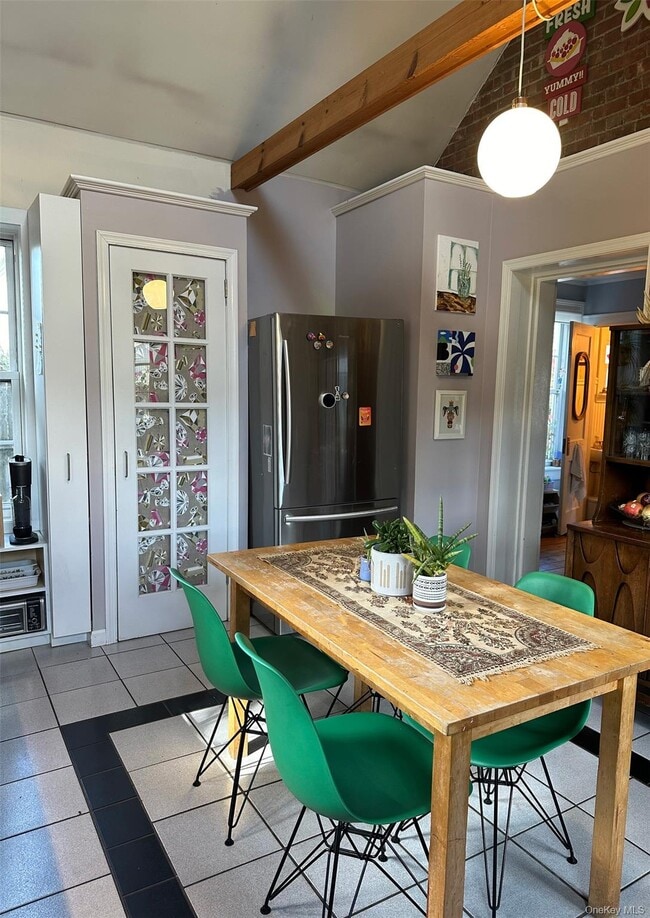 Building Photo - 369 Verplanck Ave