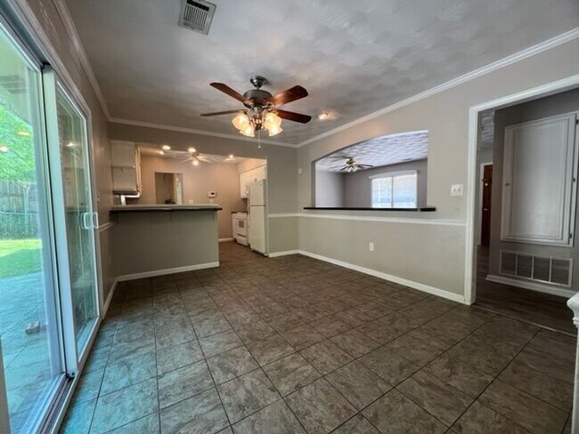 Building Photo - Convenient to Midtown, North Columbus, Ft Benning, CSU!!!