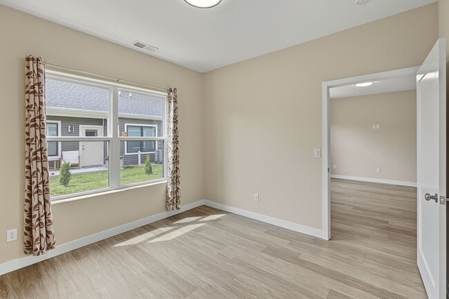 Building Photo - 105 E Ensey St