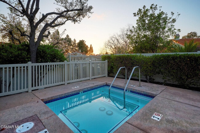 Building Photo - 1988 Olivewood Ct