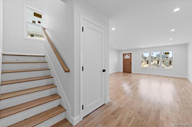 Building Photo - 89 Thurton Pl