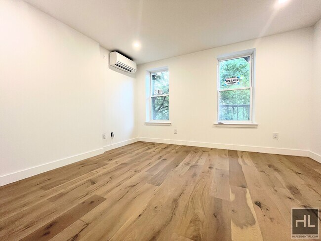 Building Photo - Luxury Gut Renovation Boerum Hill -  2BEDS...