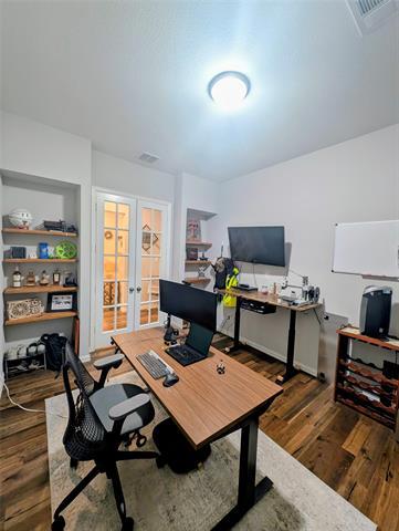 Building Photo - 1506 Red Rose Trl