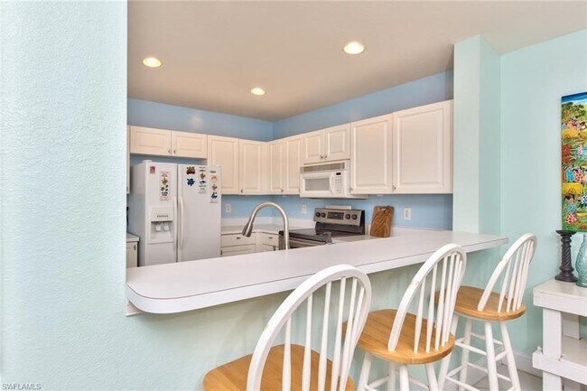 Building Photo - 1100 Diamond Cir