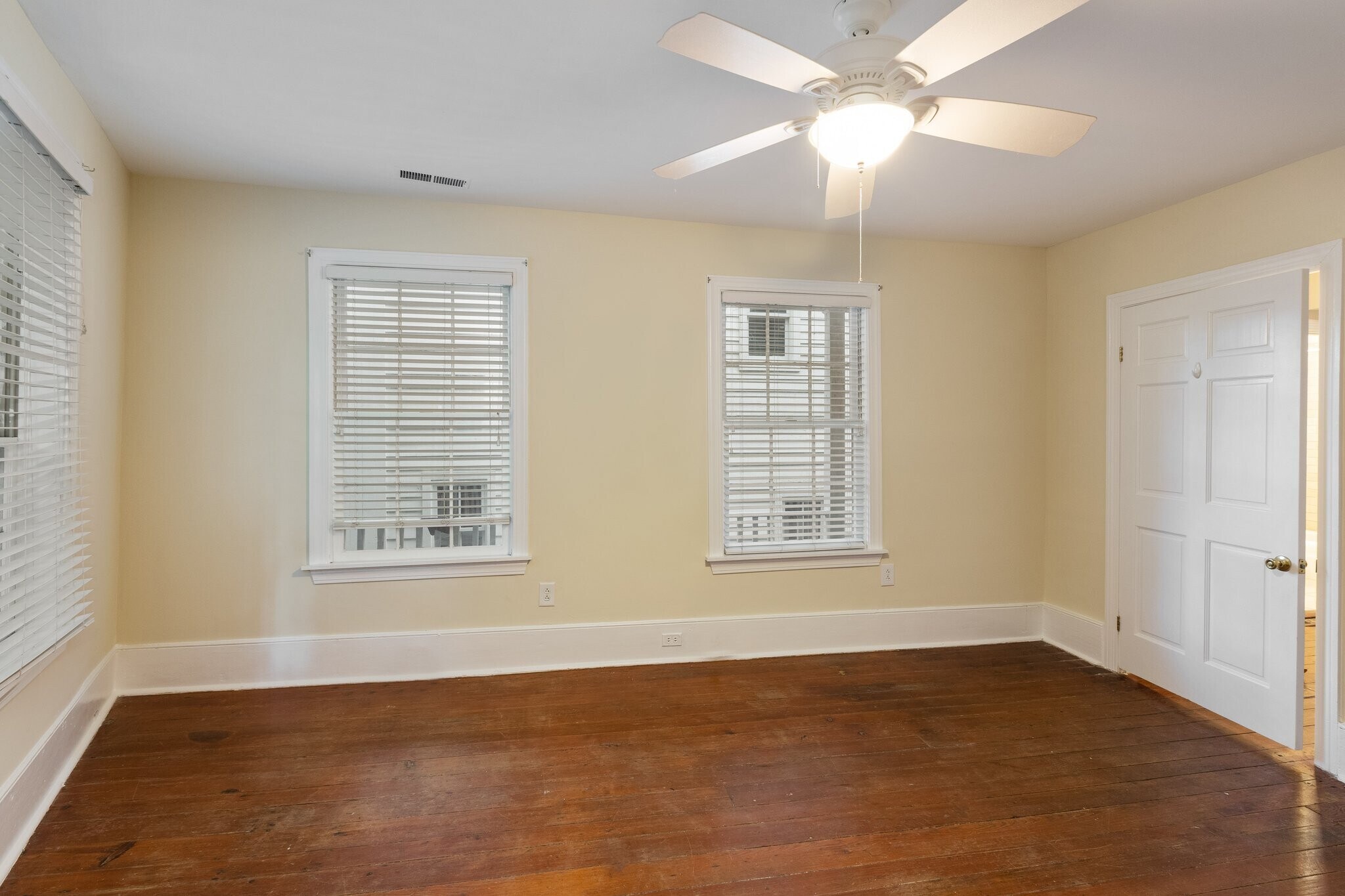 Building Photo - 13 Elizabeth St