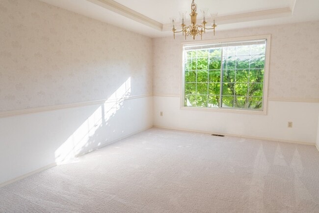 Building Photo - 3Bd/2.5Ba Bellevue House( Newport Hill)
