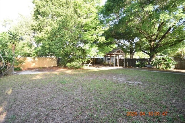 Building Photo - 10922 Hyacinth Ave