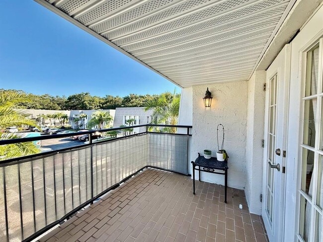 Building Photo - 704 Lyndhurst St