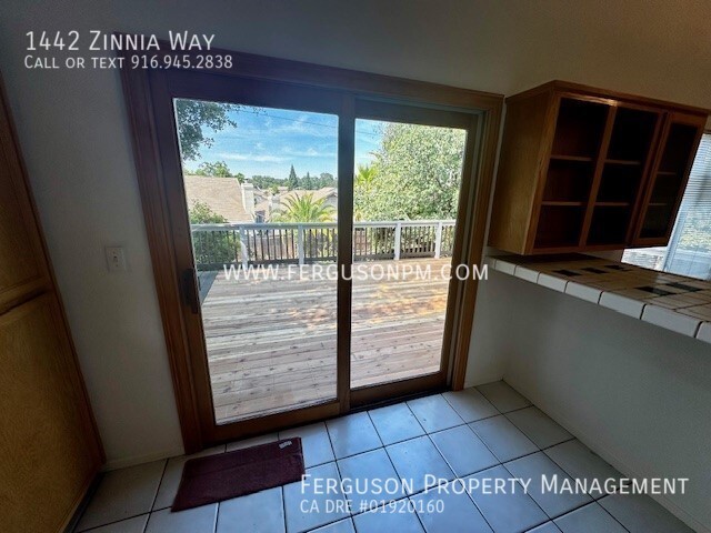 Building Photo - 1442 Zinnia Way