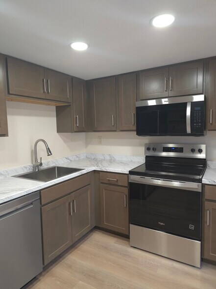 Building Photo - 8269 W Virginia Ave