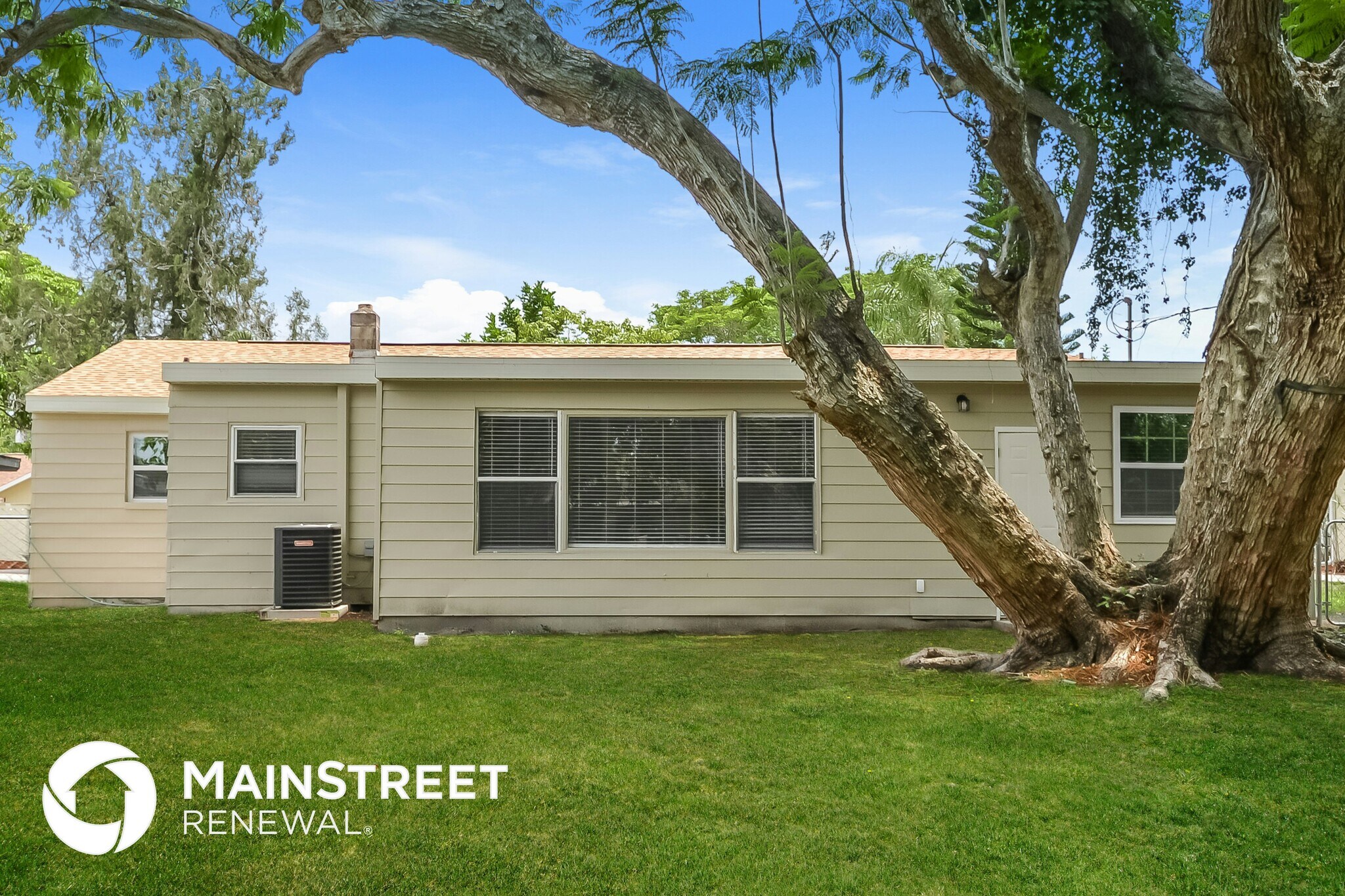 Building Photo - 2300 23rd Ave W