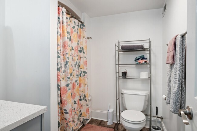 Building Photo - 545 Montgomery St