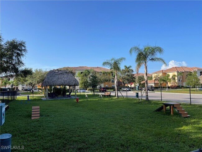 Building Photo - 3947 Del Sol Ln