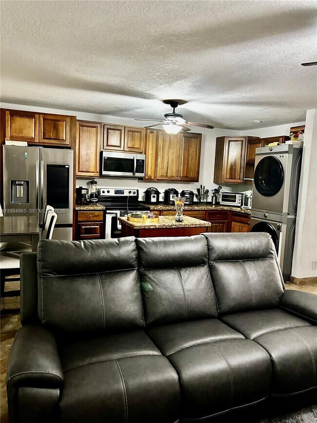 Building Photo - 2918 Funston St