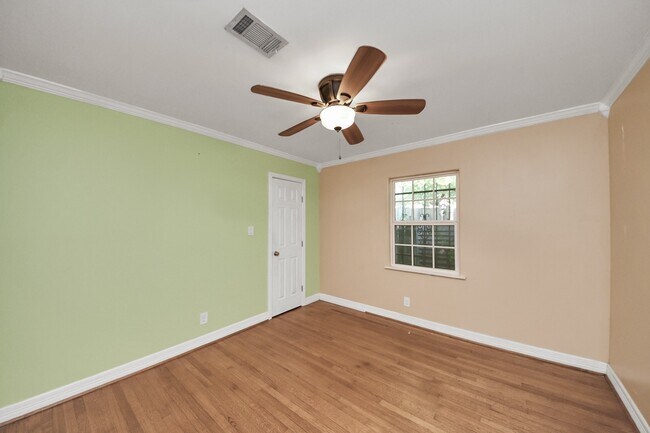 Building Photo - 7623 Barberton Dr