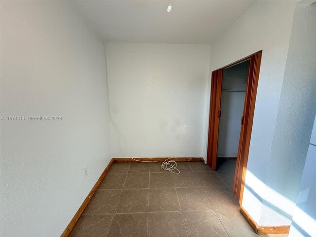 Building Photo - 1612 NE 169th St