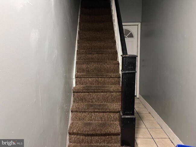 Building Photo - 308 S 52nd St