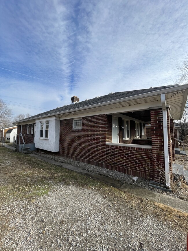 Building Photo - 833 N Emerson Ave