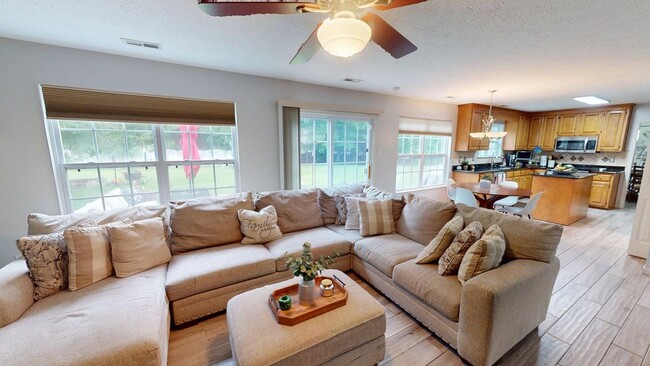 Building Photo - 100 Pinyon Pines