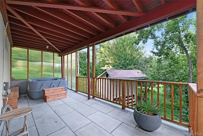 Building Photo - 47 Mountainview Dr