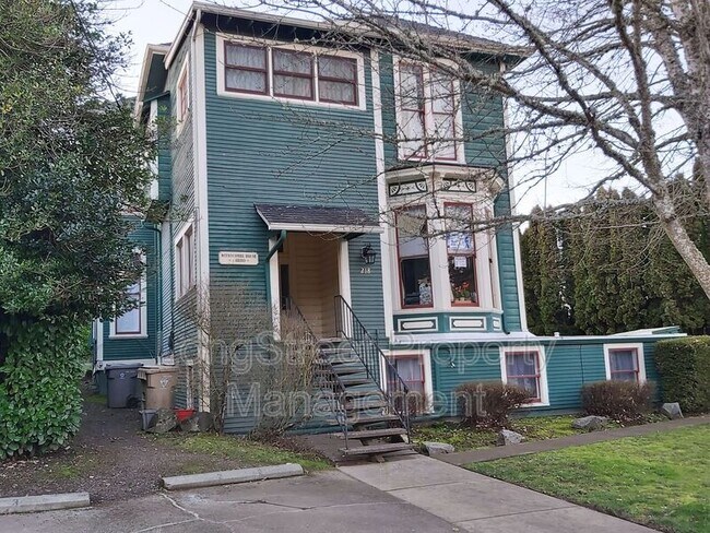 Building Photo - 218 NW 21st St
