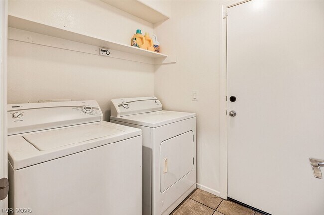 Building Photo - 9065 Hanging Tapestry Ct