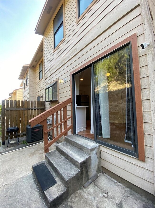 Building Photo - 21461 Coyote Trail