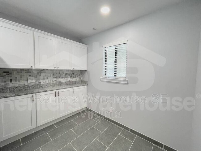 Building Photo - 2325 Sea Shell Rd