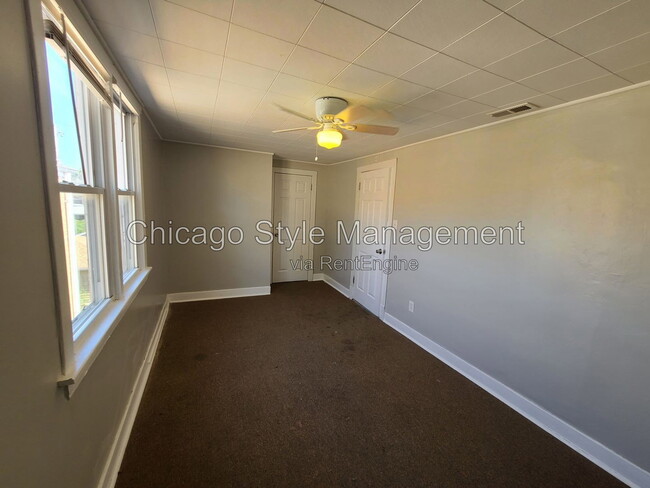 Building Photo - 6035 S Karlov Ave