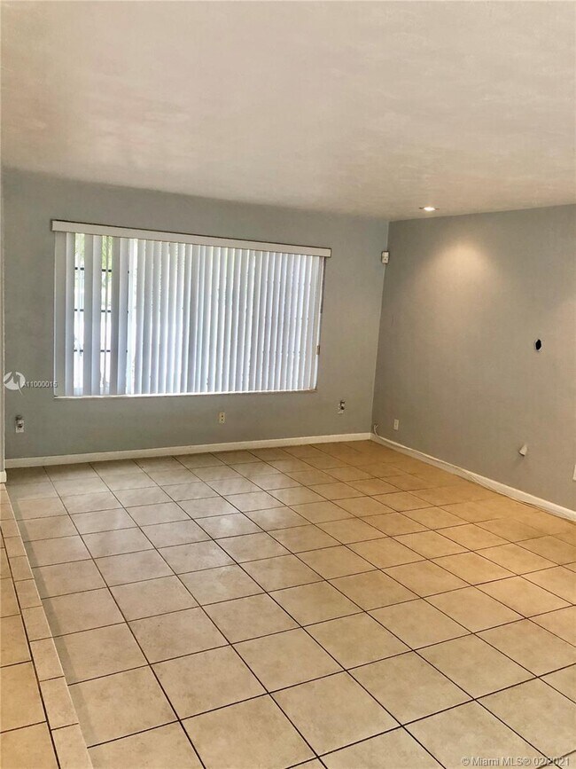 Building Photo - 9202 SW 73rd Avrd