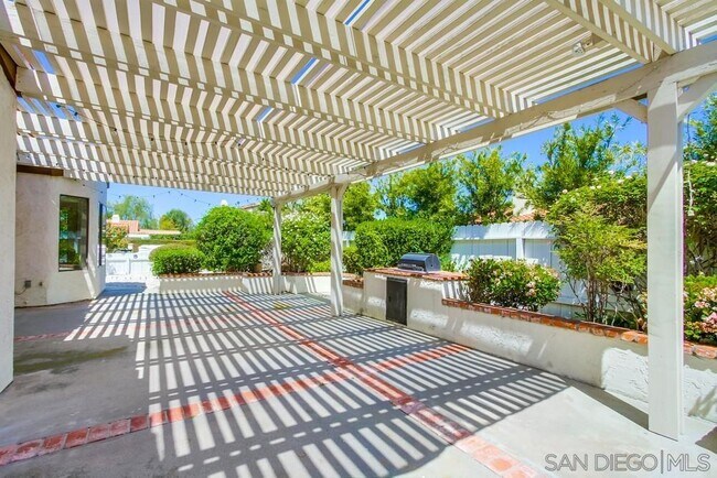 Building Photo - 11742 Avenida Sivrita