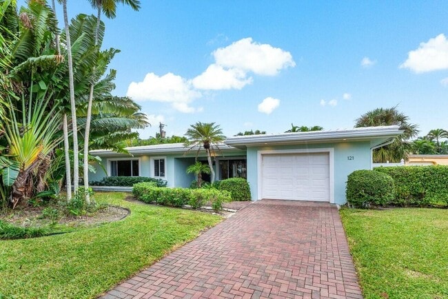 Building Photo - 121 NE Spanish Ct