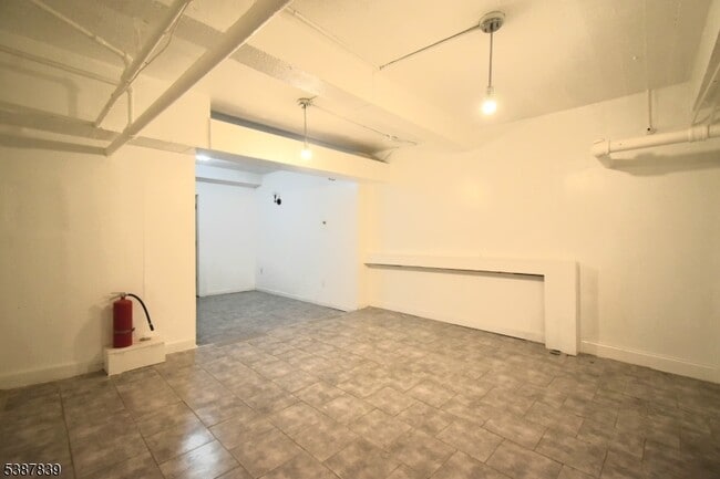 Building Photo - 148 Chancellor Ave