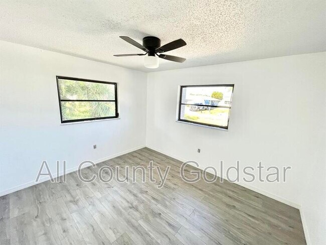 Building Photo - 1715 Florence Ave