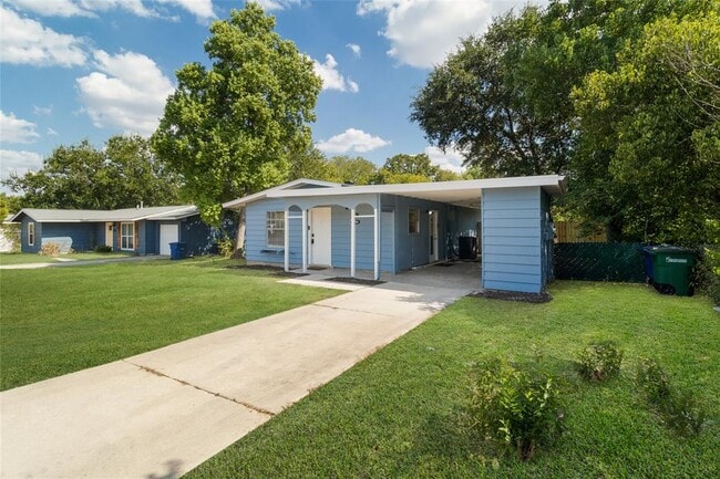 Building Photo - 5846 Castle Lk Dr