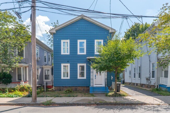 Building Photo - 88 Lyon St