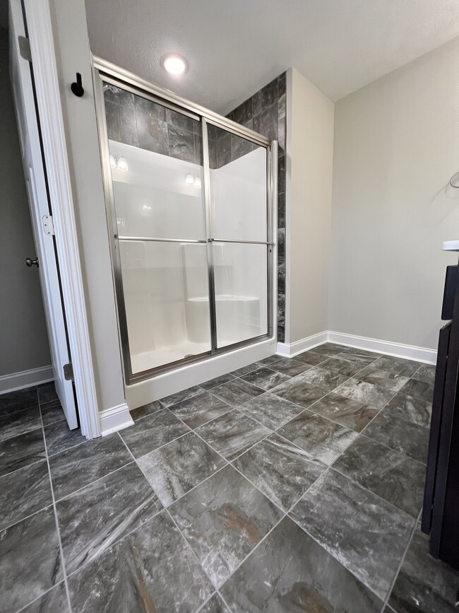 Building Photo - 1618 Strickland Bridge Rd