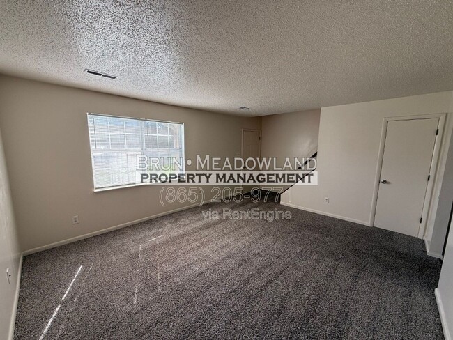 Building Photo - 8676 Tervada Dr