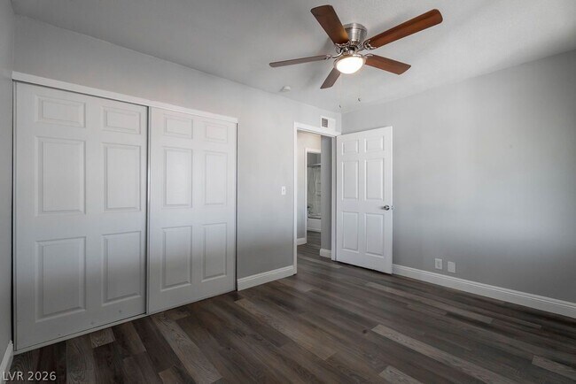 Building Photo - 1501 N Tonopah Dr