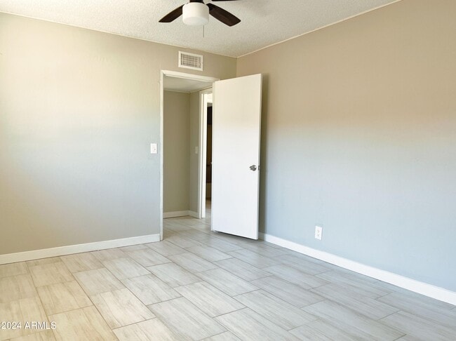 Building Photo - 6413 E Avalon St