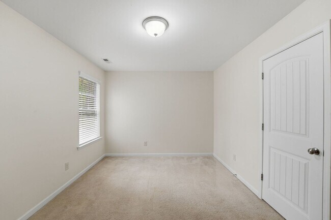 Building Photo - 409 Walsenburg Dr