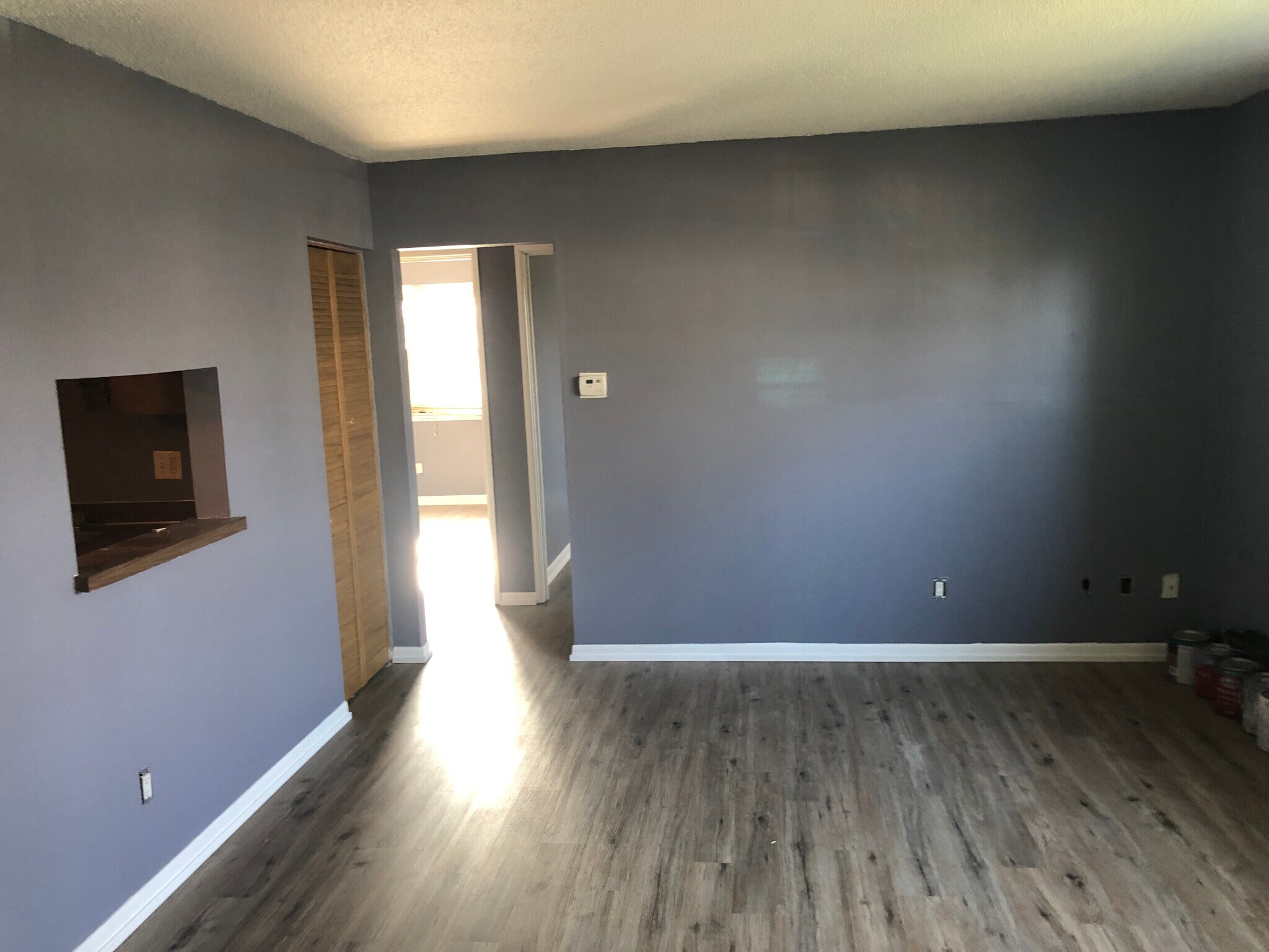 Building Photo - 1120 E 6th St apt 3