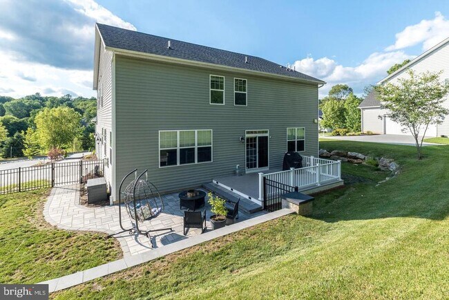 Building Photo - 306 Liam Ln