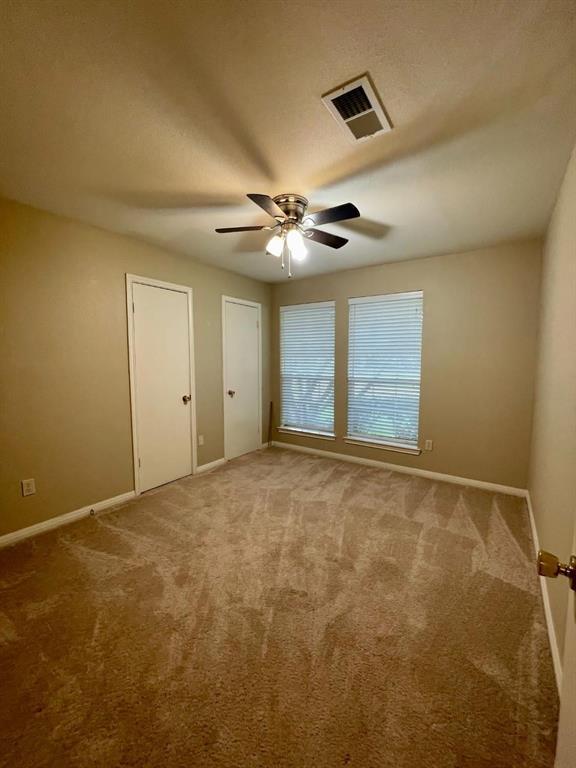 Building Photo - 2607 Old Oak Ln