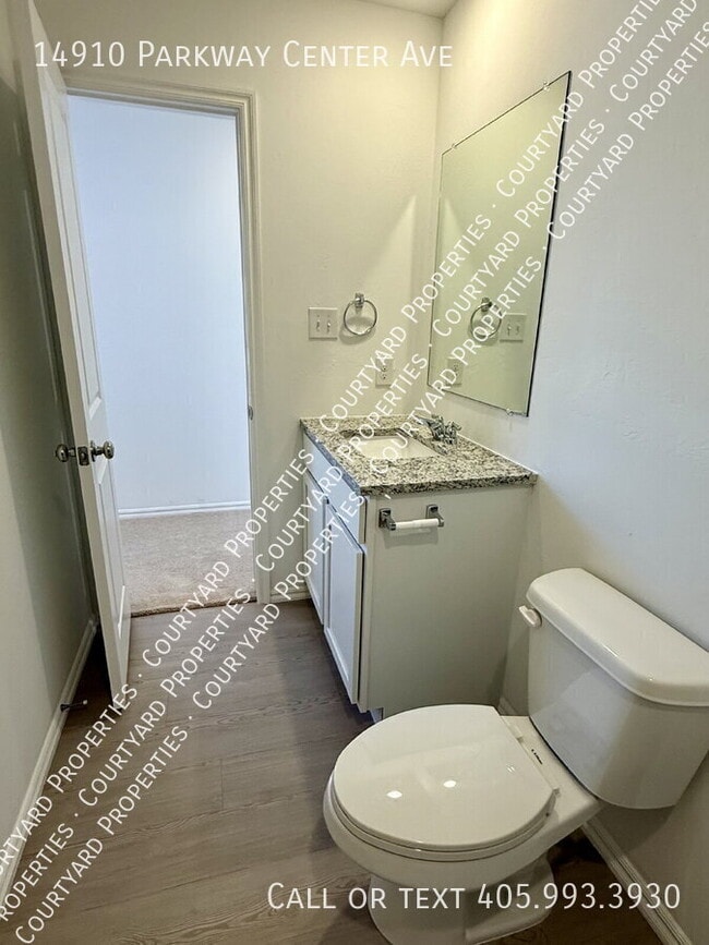 Building Photo - 14910 Parkway Center Ave