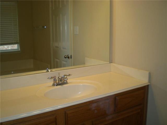 Building Photo - 112 Birdbrook Dr