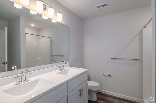 The Grove 3BR, 2BA - 1,545SF - Primary Bathroom - The Pond