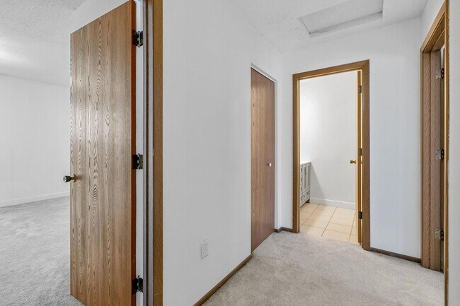 Building Photo - 232 3rd Ave NE