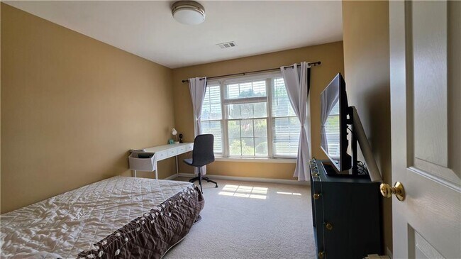 Building Photo - 7430 Newstead Dr