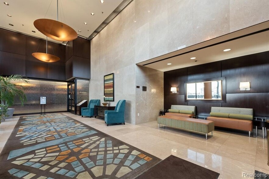 Building Photo - 300 Riverfront Dr